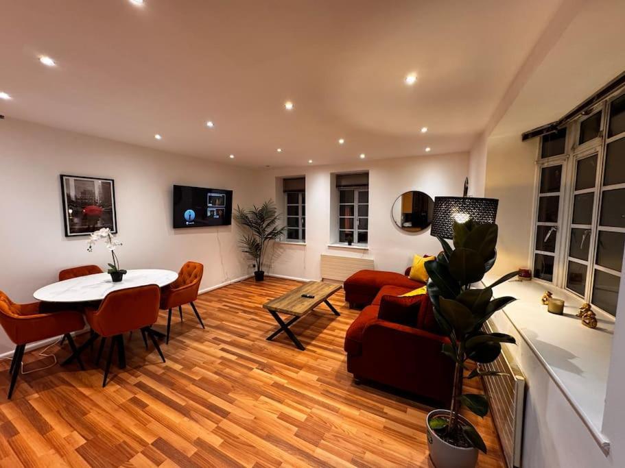 Charm - By Sea & Lanes Apartment
